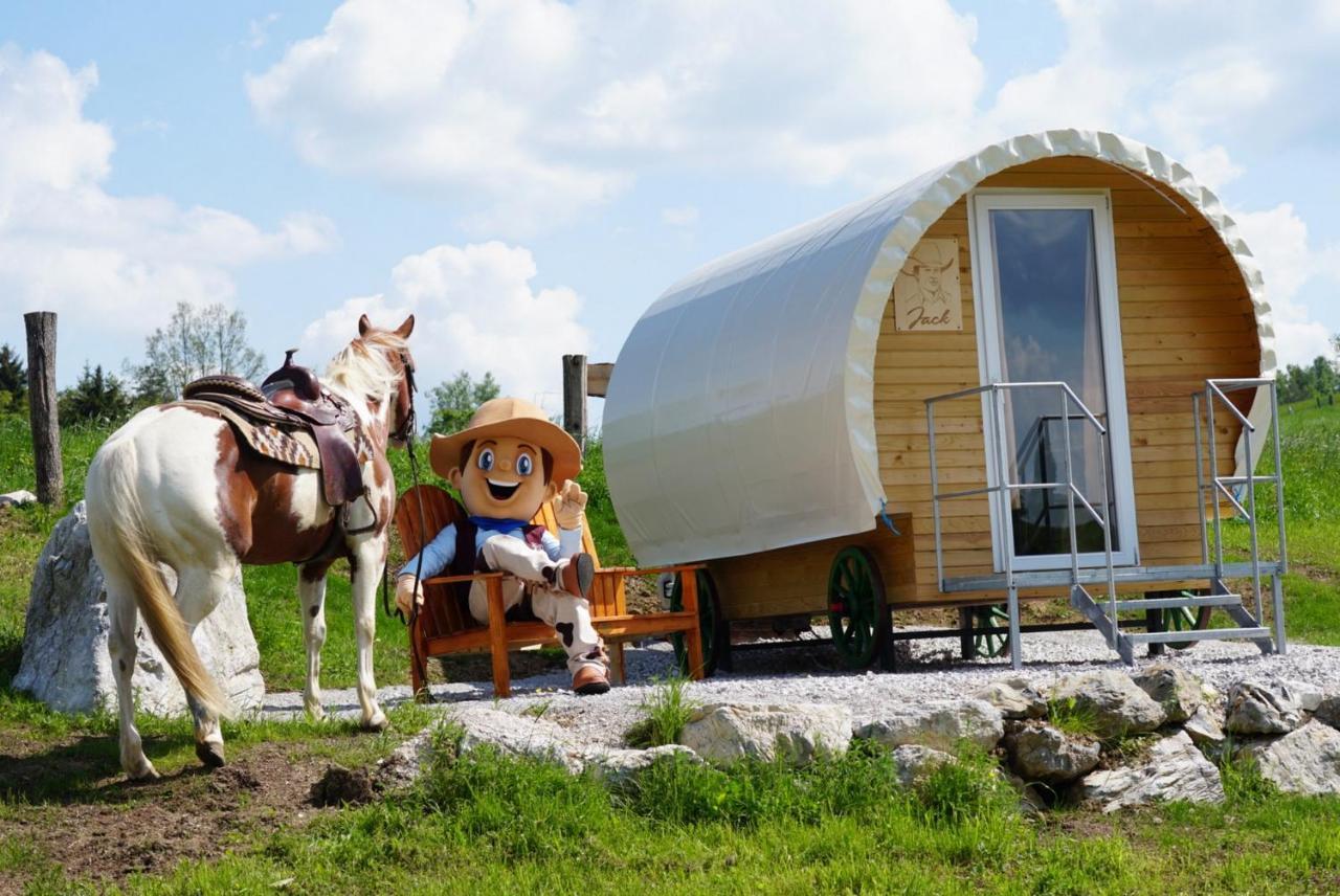 Cowboy'S Land Hotel Visnja Gora Exterior foto